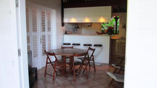 Bar/lounge, Anse Figuier Gites de France in Terre-de-Haut