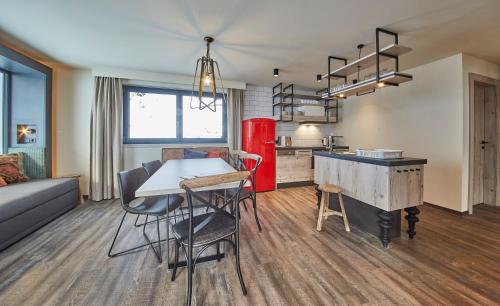 2 bedrooms, 3 beds