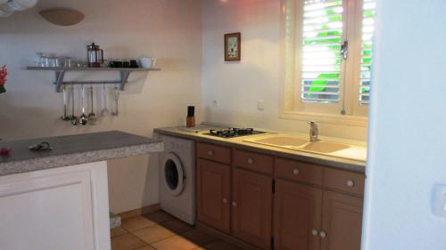 Kitchen, Anse Figuier Gites de France in Terre-de-Haut