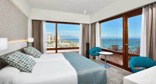 Superior Double or Twin Room with Front Sea View