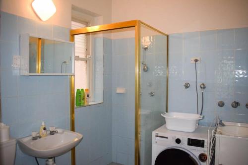 One Bedroom Apartment in Incredible Location - image 11