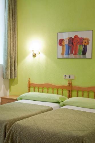 Hostal Los Alpes - image 4