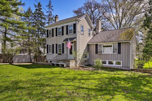Charming Tivoli Home with Patio, by Town and Shops in 索格蒂斯