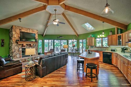 Lakefront Family-Friendly Home Fire Pit and Dock! - image 5