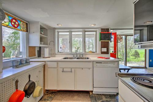 Charming Tivoli Home with Patio, by Town and Shops in 索格蒂斯