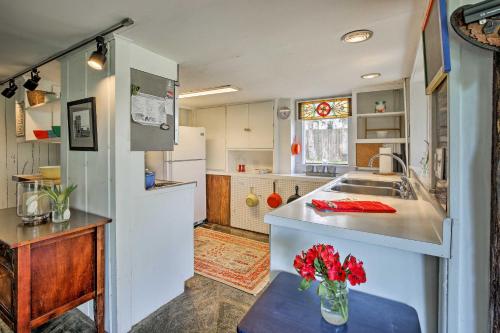 Charming Tivoli Home with Patio, by Town and Shops in 索格蒂斯