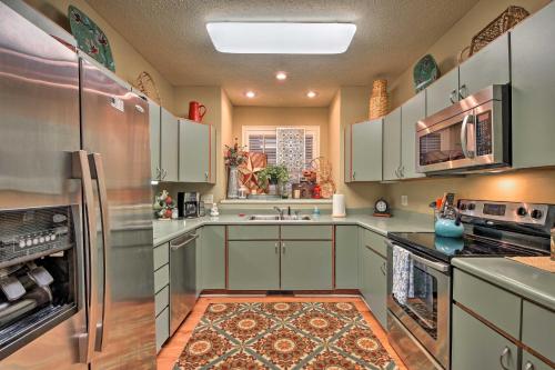 Lakefront Condo with Resort-Style Amenities and Marina in Salem, USA