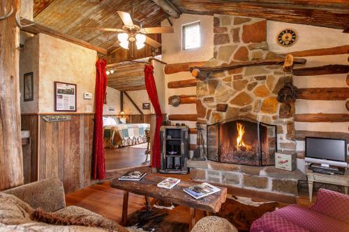 Barons CreekSide Resort - image 2
