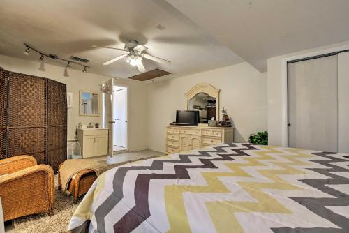 Guestroom, Waterfront Hernando Beach Home with Dock and Kayaks in Spring Hill (FL)