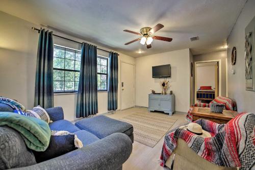 OBrien Home on about 1 Acre with Fire Pit - Near River! in OBrien, USA