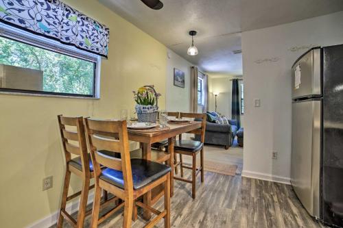 OBrien Home on about 1 Acre with Fire Pit - Near River! in OBrien, USA