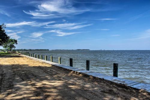 Charming Painter Home with Chesapeake Bay Views - image 17