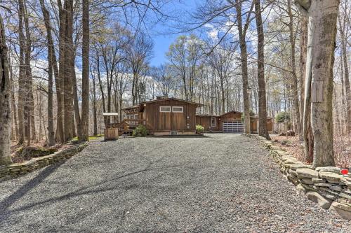 Family Home with Deck Walk to Big Bass Lake! - image 3