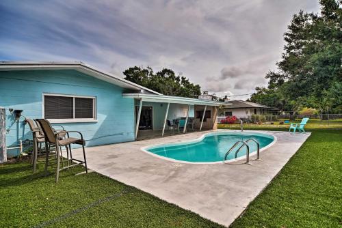 Sarasota Home w/ Large Backyard & Water Access
