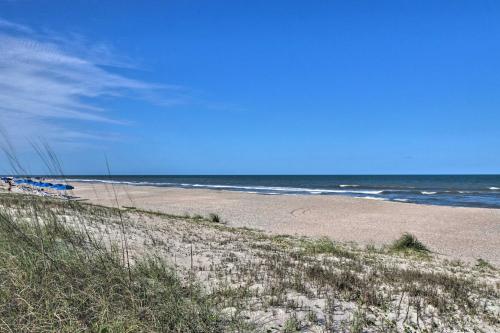Coastal Cottage with Patio Steps to Ocean and Dining! - image 3
