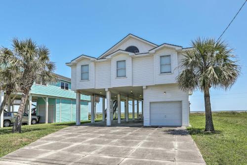 Oceanfront Galveston Home - Walk to Beach! - image 3