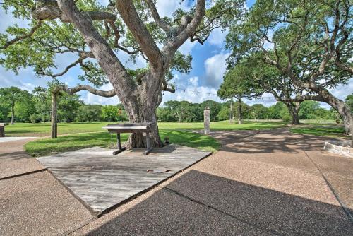 200-Acre Lakefront Ranch in Wallis with Pvt Lake - image 5