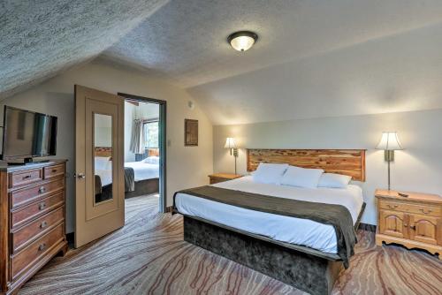Burkesville Apt with Deck, Views and Pool Access! in Burkesville, USA