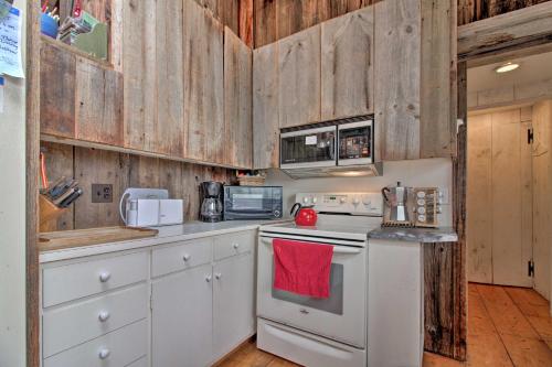 Private Rustic Home 10 Min to Bromley Mtn! - main image