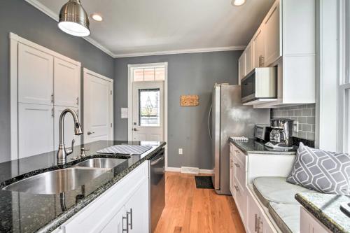 Quaint Ligonier Family Home - 3 Miles to Idlewild! in ลิโกนิเอ (PA)