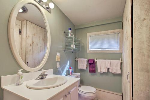 Private Rustic Home 10 Min to Bromley Mtn! - image 5