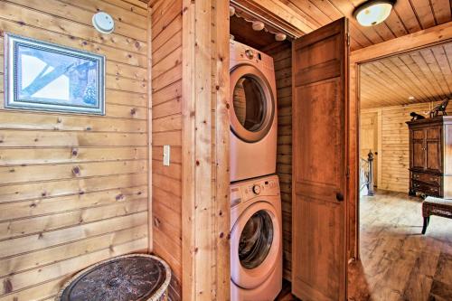 Stunning Mtn View Cabin with Gazebo 5Mi to Dollywood - image 4