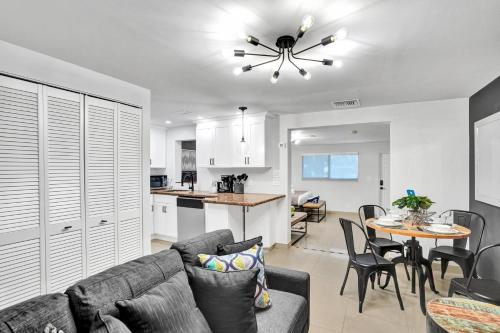 Bright Beachside Getaway