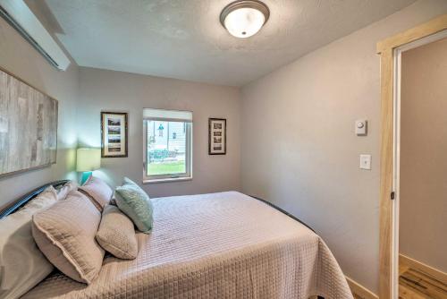 Modernized St Anthony Cottage 8 Mi to Sand Dunes - main image