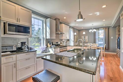 Quaint Ligonier Family Home - 3 Miles to Idlewild! in ลิโกนิเอ (PA)