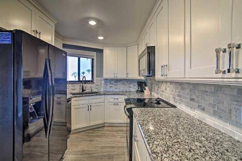 Hutchinson Island Condo - 2 Blocks to Beach! - image 8