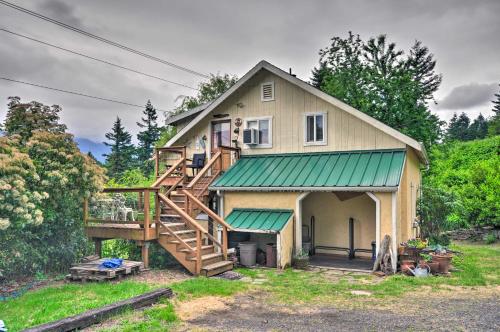Rustic Stevenson Hideaway with View on the Gorge! - image 8