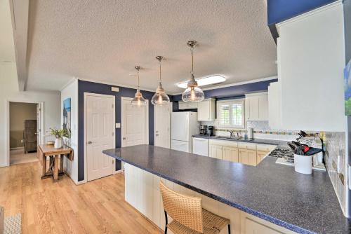 Harkers Island Home with Waterfront Sunset View! - image 2