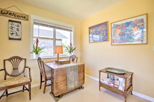 Waldport Townhome with Dog Run on Alsea Bay! in Waldport (OR)