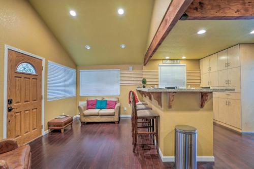 Cozy Cottage with Grill - 5mi to Mt Baldy Resort - image 3