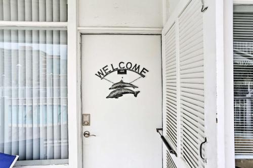 Virginia Beach Studio with Balcony and Pool View! - image 6
