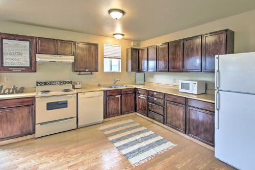 Bear Lake Condo - 6 Mi. to North Beach Park! - image 3