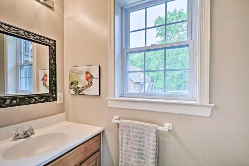 Family Home with WiFi, 14 Mi to Dutch Wonderland! in New Holland, USA