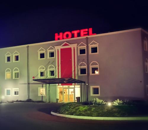 Hotel Holidays 3