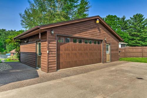 Lakefront Eau Galle Home with Hot Tub and Fire Pit - image 10