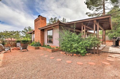 Modern W Sedona Home with Patio and Red Rock Views