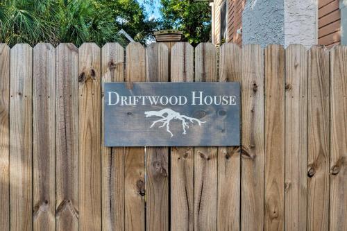 Historic Charmer-Walk to Downtown Sarasota! - image 9