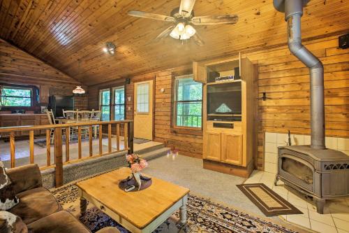Secluded Studio 1 mi to Thorncrown Chapel in Eureka Springs, USA