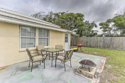 Charming Bid-a-wee Beach Cottage with Fire Pit - image 9