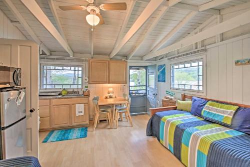 Newfound Lake Studio BBQ, Fire Pit and Beach Access in 布里斯托爾(NH)