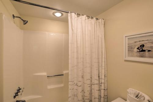 Peaceful Kingston Resrort Escape with Lake Views! - image 22