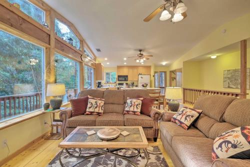 Walk to Big Trees State Park: Cabin w/ Deck! in Arnold (CA)