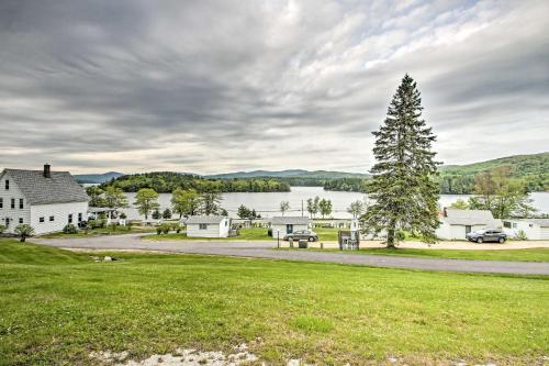 Newfound Lake Studio BBQ, Fire Pit and Beach Access in 布里斯托爾(NH)