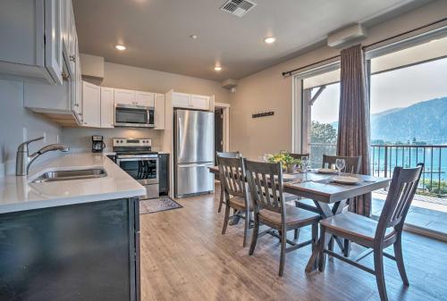 Lake Chelan Condo, Walk to Brewery & Wineries in Mensona (WA)