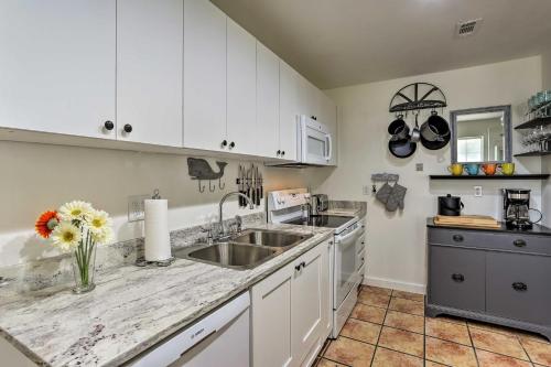 Emerald Coast Getaway with Yard - Steps to Beach!
