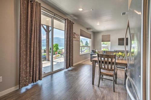 Lake Chelan Resort Condo Pool and Hot Tub Access!